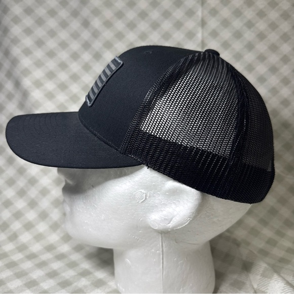 Huk Snap Back Hat The Classics Fishing Trucker Ball Cap Logo Adjustable - Picture 4 of 6